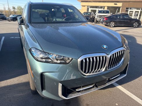 Used 2024 BMW X5 sDrive40i w/ Premium Package image 4