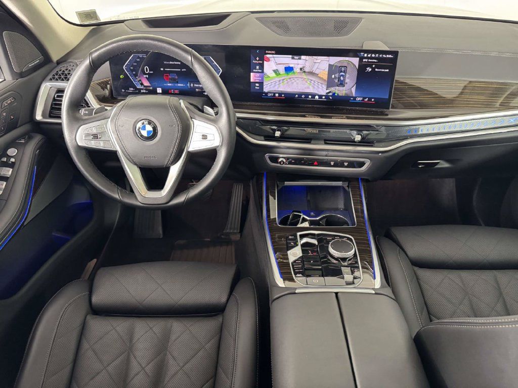 Used 2026 BMW X7 xDrive40i w/ Premium Package AWD/4WD image 5