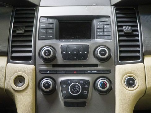 Used 2014 Ford Taurus SE FWD image 25