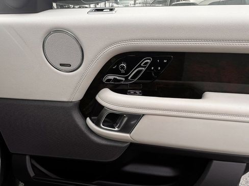 Used 2019 Land Rover Range Rover HSE image 12