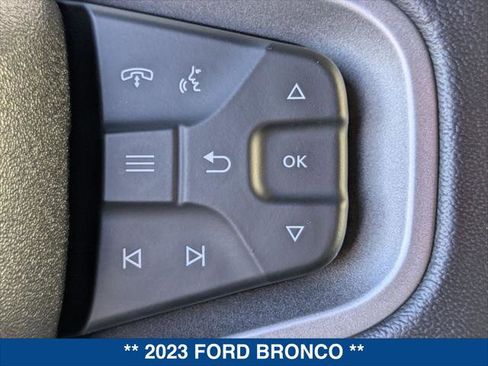Used 2023 Ford Bronco Badlands image 15