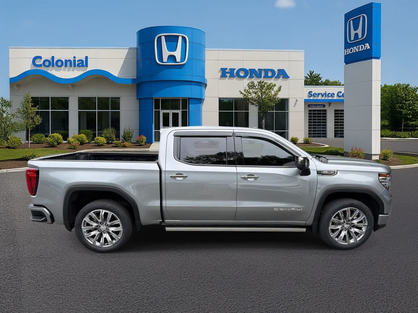 Used 2024 GMC Sierra 1500 Denali w/ Denali Reserve Package AWD/4WD image 7