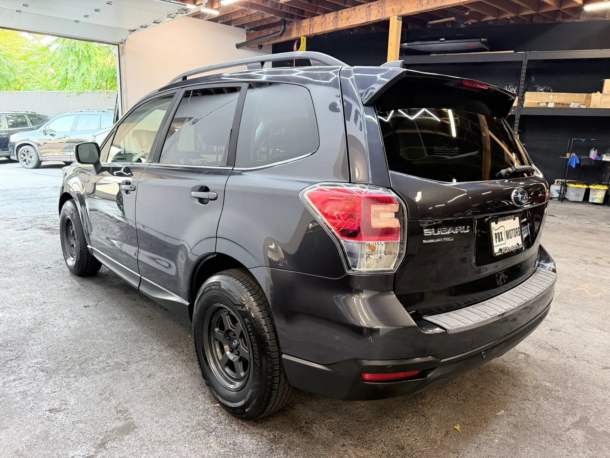 Used 2017 Subaru Forester 2.5i Limited AWD/4WD image 6
