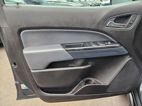 Used 2017 Chevrolet Colorado Z71 image 11