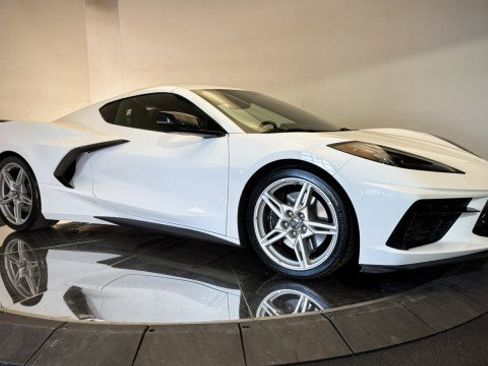 Used 2023 Chevrolet Corvette Stingray Premium Cpe w/ Z51 Performance Package image 16