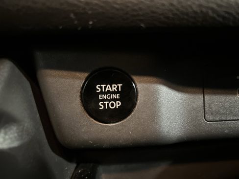 Used 2024 Nissan Rogue SV image 43