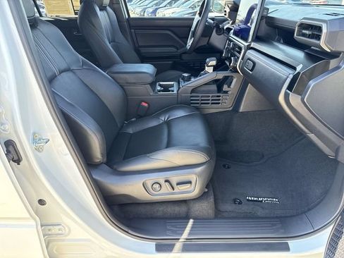 Used 2026 Toyota 4Runner Limited AWD/4WD image 15