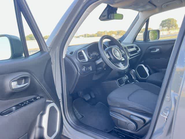 Used 2021 Jeep Renegade Sport w/ Sport Appearance Group FWD image 3