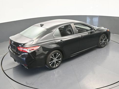 Used 2020 Toyota Camry SE image 45