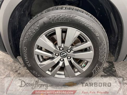Used 2025 Nissan Pathfinder SV FWD image 22