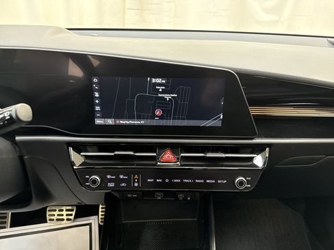 Certified 2023 Kia Niro EX Touring image 25