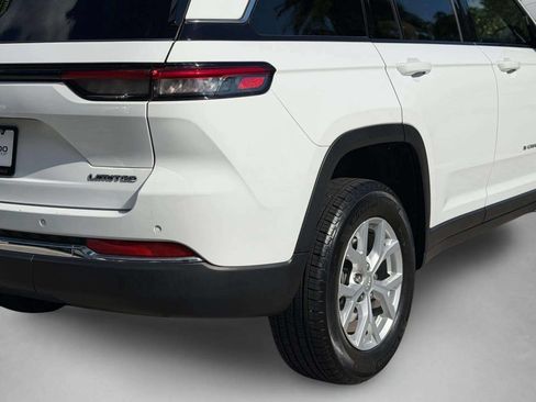 Used 2023 Jeep Grand Cherokee Limited AWD/4WD image 38