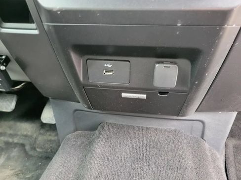 Used 2017 Ford F150 XLT AWD/4WD image 14