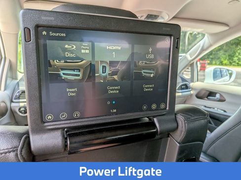 Used 2017 Chrysler Pacifica Touring-L Plus w/ Advanced Safetytec Group FWD image 23