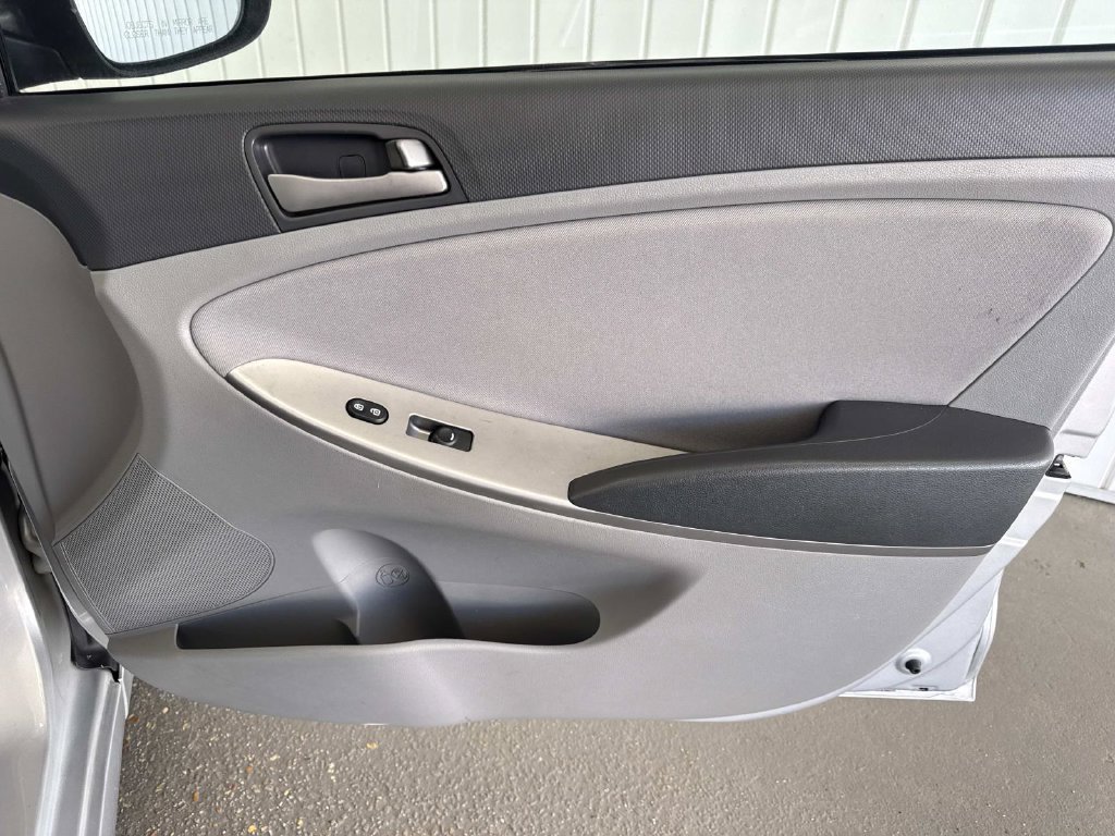 Used 2017 Hyundai Accent SE FWD image 18