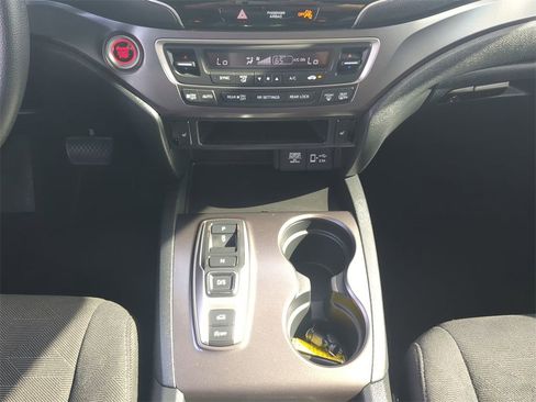 Certified 2022 Honda Pilot Sport image 18