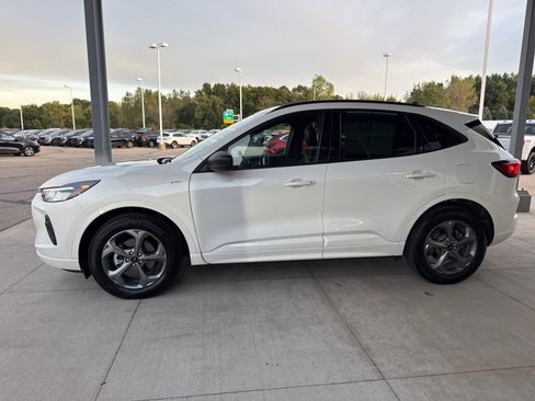 Certified 2023 Ford Escape ST-Line w/ Tech Pack #1 image 4