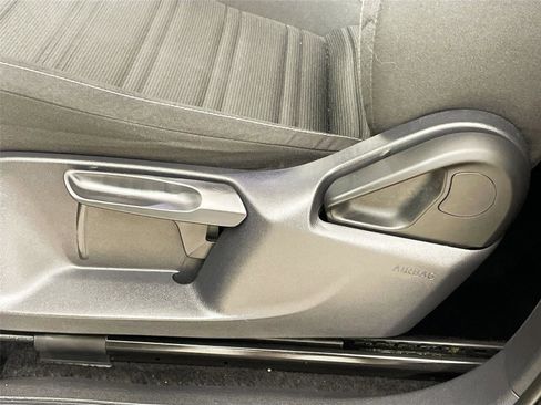 Used 2024 Volkswagen Tiguan S image 21