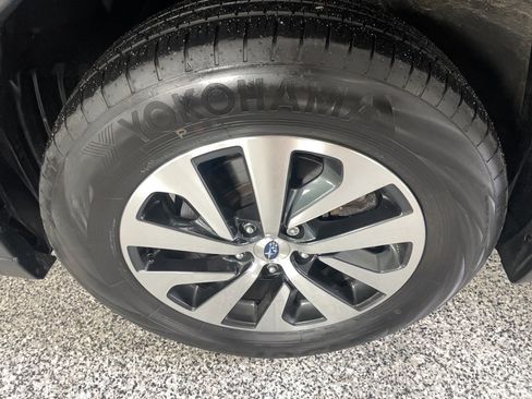 Used 2024 Subaru Outback Premium image 5