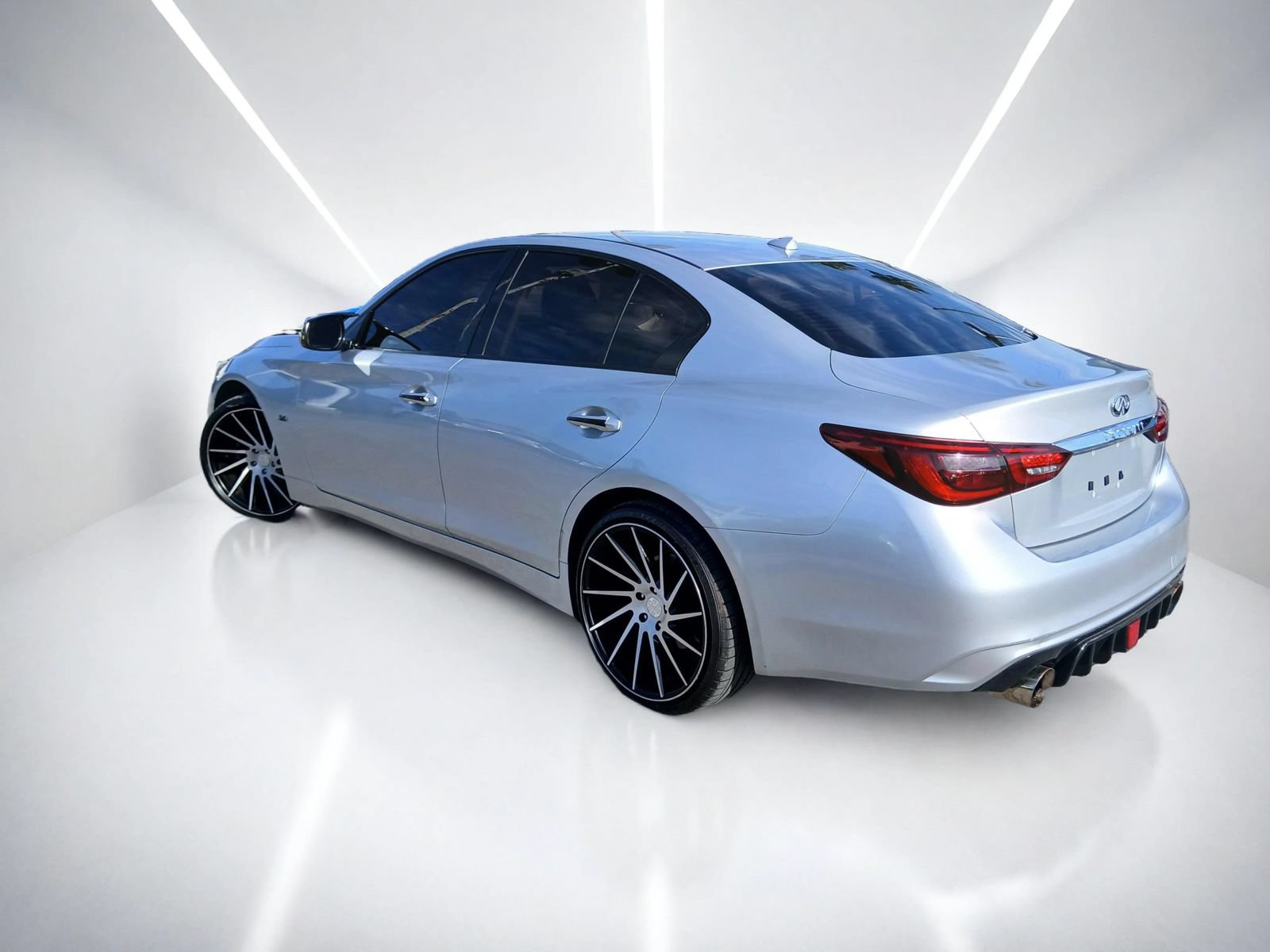 Used 2018 INFINITI Q50 Luxe RWD image 5