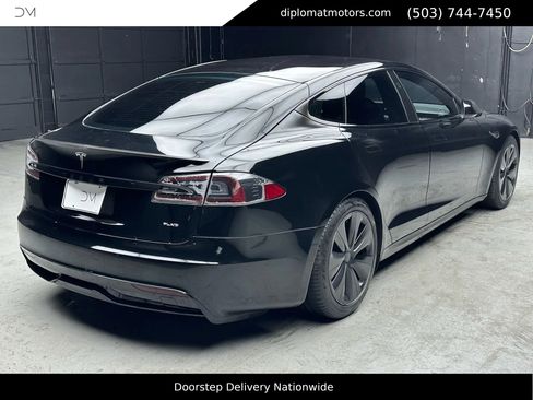 Used 2021 Tesla Model S Plaid image 7