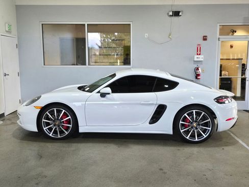 Used 2017 Porsche 718 Cayman S image 7