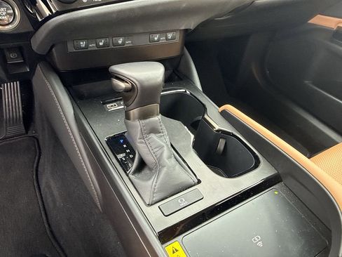 Used 2025 Lexus ES 350 w/ Premium Package image 20