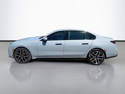 Used 2024 BMW 760i xDrive w/ Executive Package image 3