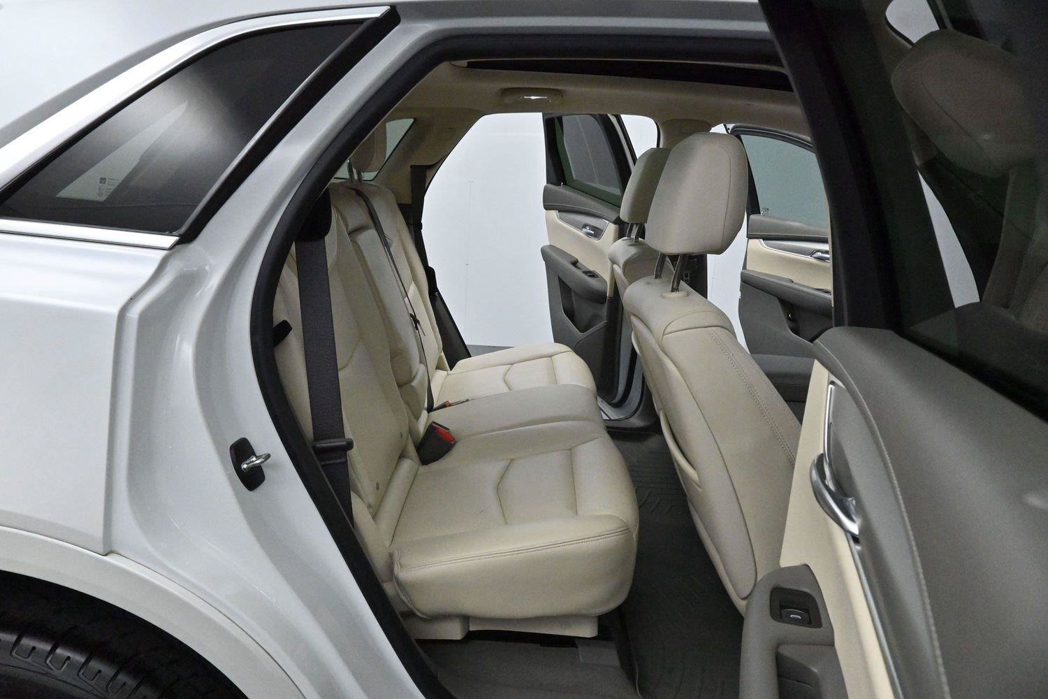 Used 2017 Cadillac XT5 Luxury w/ Driver Awareness Package FWD image 37
