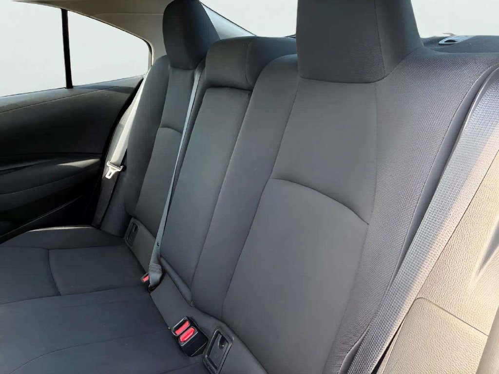 Used 2022 Toyota Corolla LE FWD image 9