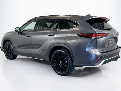 Used 2025 Toyota Highlander XSE AWD/4WD image 7