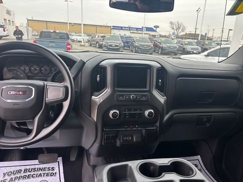 Used 2021 GMC Sierra 1500 4x4 Crew Cab w/ Sierra Value Package image 17