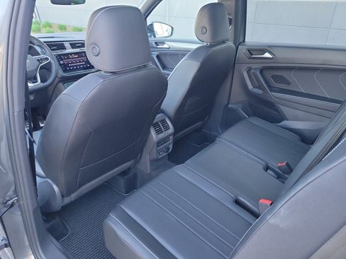 Certified 2023 Volkswagen Tiguan SE R-Line FWD image 34
