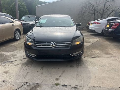 Used 2015 Volkswagen Passat 1.8T SEL Premium FWD image 3