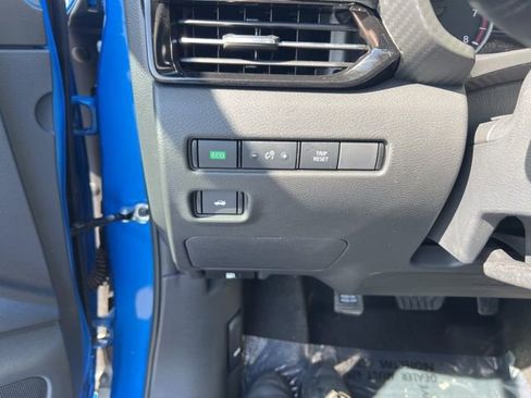 New 2025 Nissan Sentra SR image 18