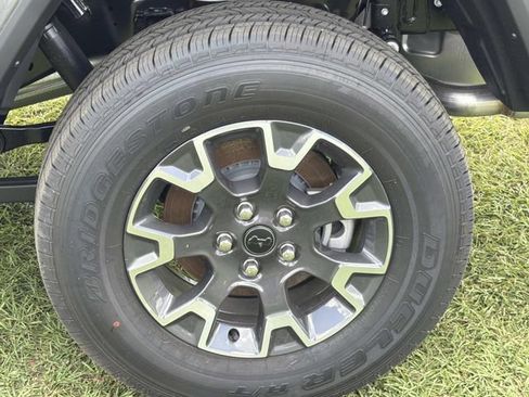 New 2026 Jeep Gladiator Sport AWD/4WD image 20