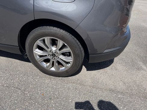 Used 2024 Ford Edge Titanium image 10