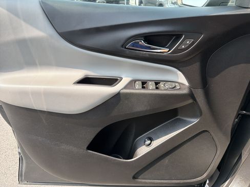 Used 2018 Chevrolet Equinox LT w/ Sun & Infotainment Package AWD/4WD image 16