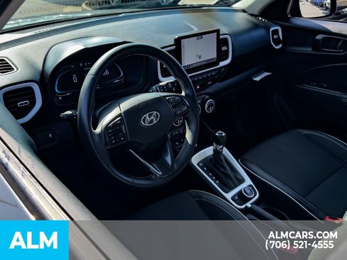 Certified 2024 Hyundai Venue Limited FWD image 11