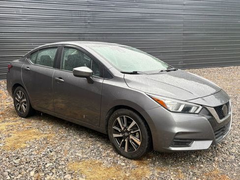 Used 2021 Nissan Versa SV FWD image 6