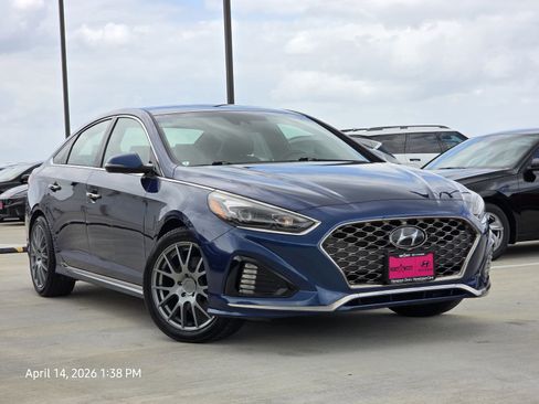 Used 2018 Hyundai Sonata Limited w/ Cargo Package FWD image 3