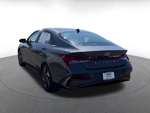 Used 2025 Hyundai Elantra SEL image 11