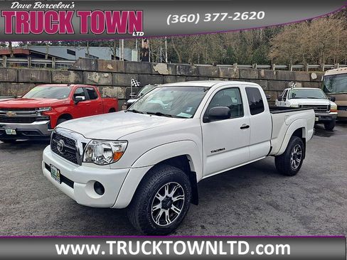 Used 2011 Toyota Tacoma 4x4 Access Cab image 8