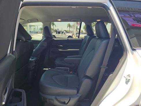 Certified 2026 Toyota Grand Highlander FWD image 19