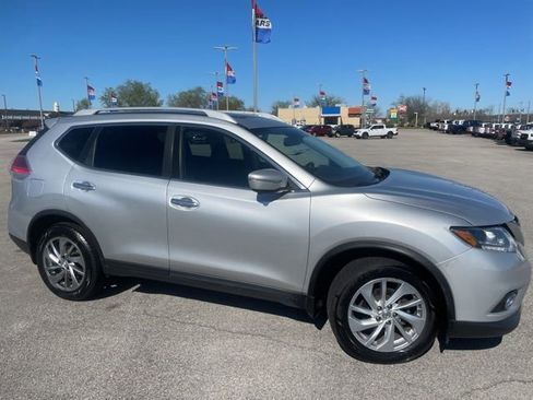 Used 2014 Nissan Rogue SL w/ SL Premium Package image 2