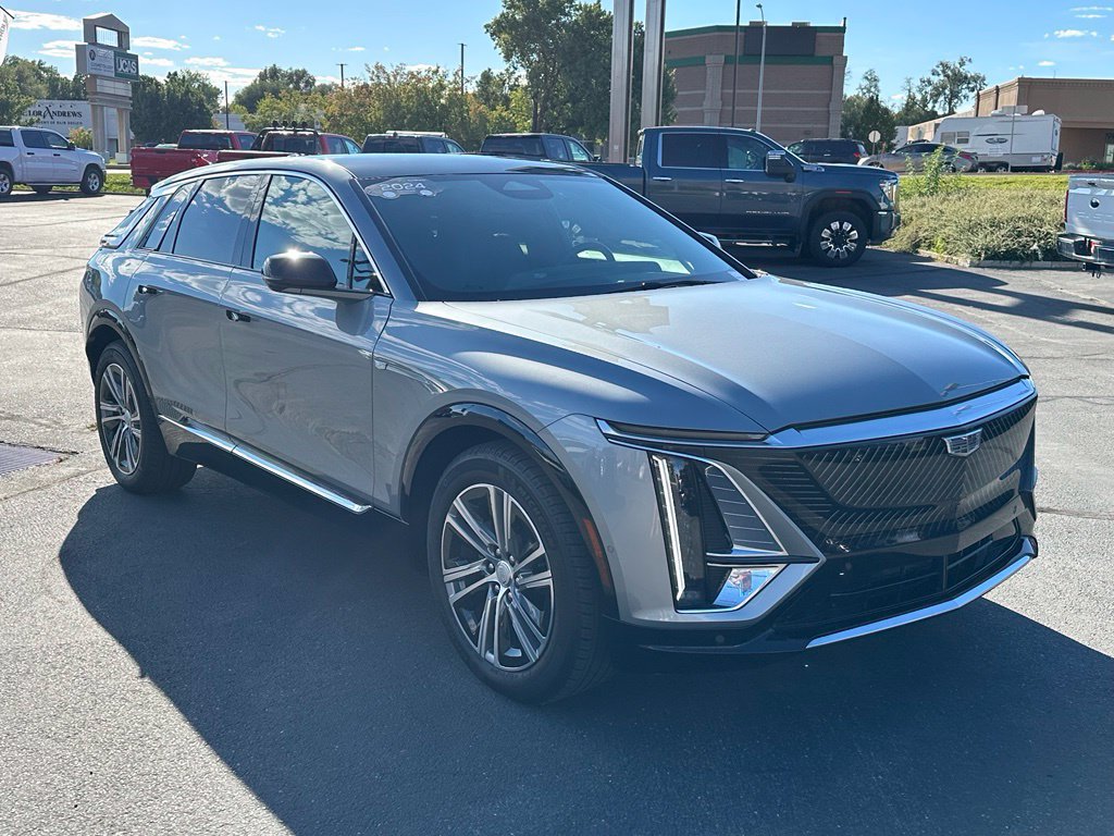 Certified 2024 Cadillac Lyriq Luxury AWD/4WD image 7