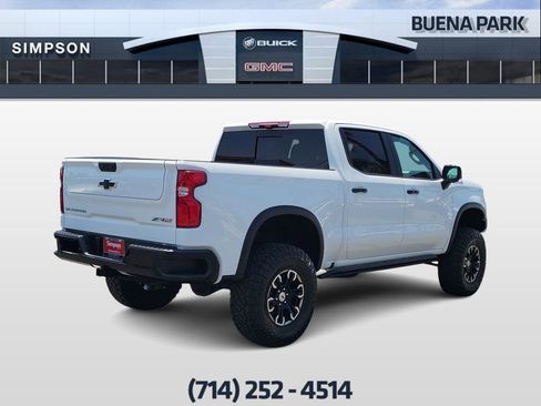 Used 2025 Chevrolet Silverado 1500 ZR2 w/ Technology Package AWD/4WD image 8