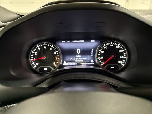 Used 2023 Jeep Renegade Trailhawk AWD/4WD image 12