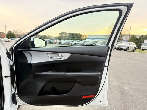 Used 2024 Kia Forte LXS image 19