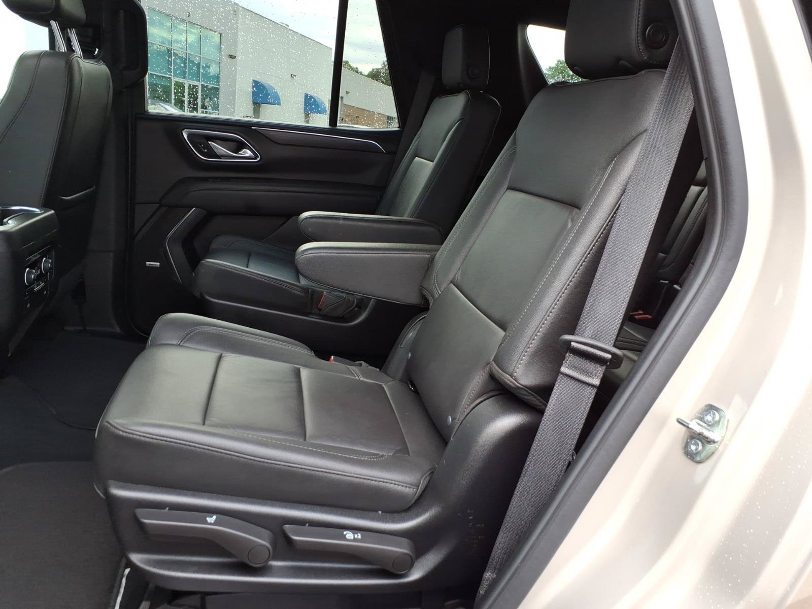 Used 2024 Chevrolet Tahoe Z71 w/ Luxury Package AWD/4WD image 8